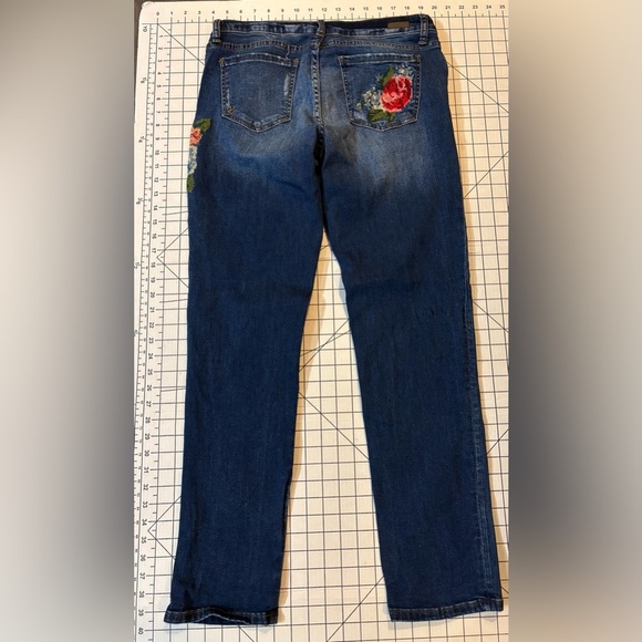 Kut From The Kloth Women’s Size 8 Floral Embroidered Catherine Boyfriend Jeans - Picture 7 of 12